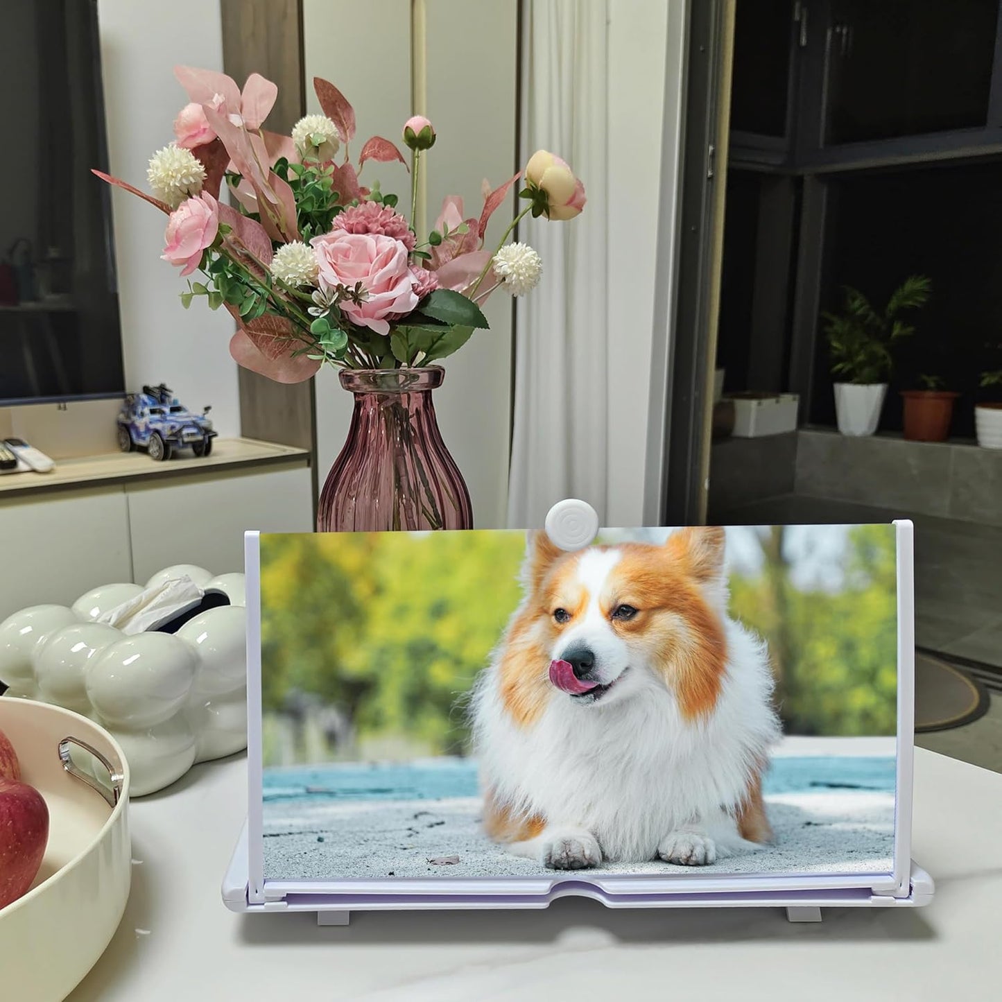 12-inch mobile screen magnifier compatible with all smartphones