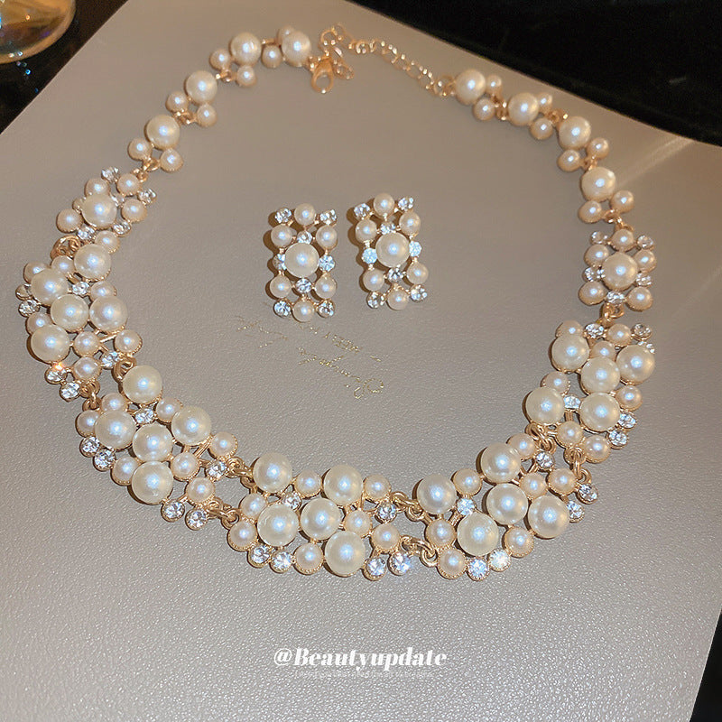 70% off diamond and pearl necklace, our best-selling product.