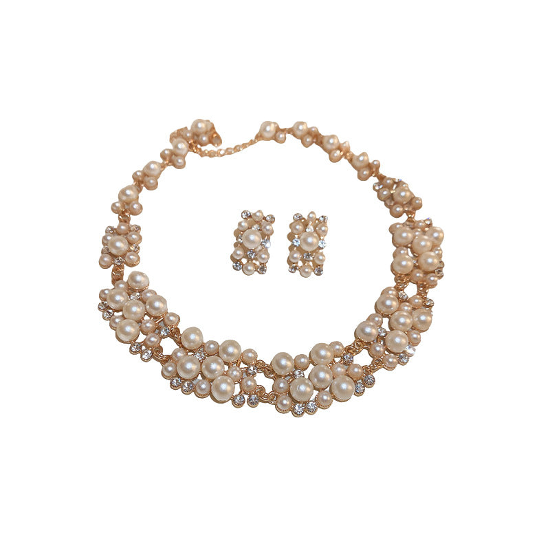 70% off diamond and pearl necklace, our best-selling product.