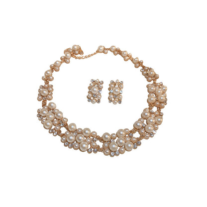 70% off diamond and pearl necklace, our best-selling product.